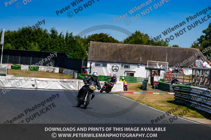 Vintage motorcycle club;eventdigitalimages;mallory park;mallory park trackday photographs;no limits trackdays;peter wileman photography;trackday digital images;trackday photos;vmcc festival 1000 bikes photographs